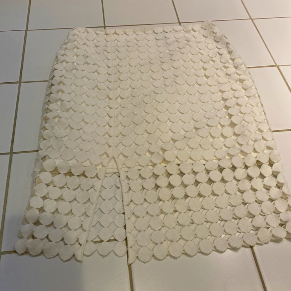 White White House Black Market A-line Skirt with Circle Overlay Size 4